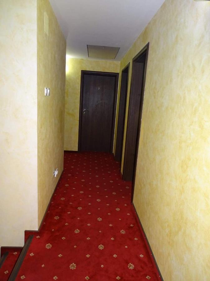 Vila Nicholas Barcanesti Экстерьер фото